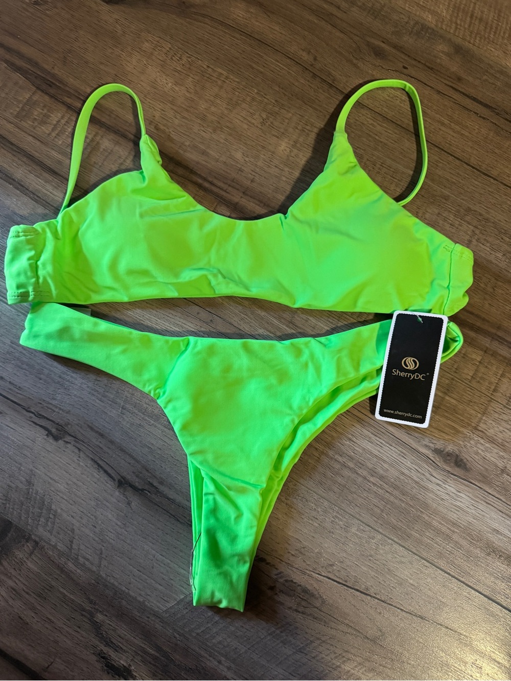 SherryDC Neon Green Women's Bikini Set - Scoop Top & High-Cut Bottoms